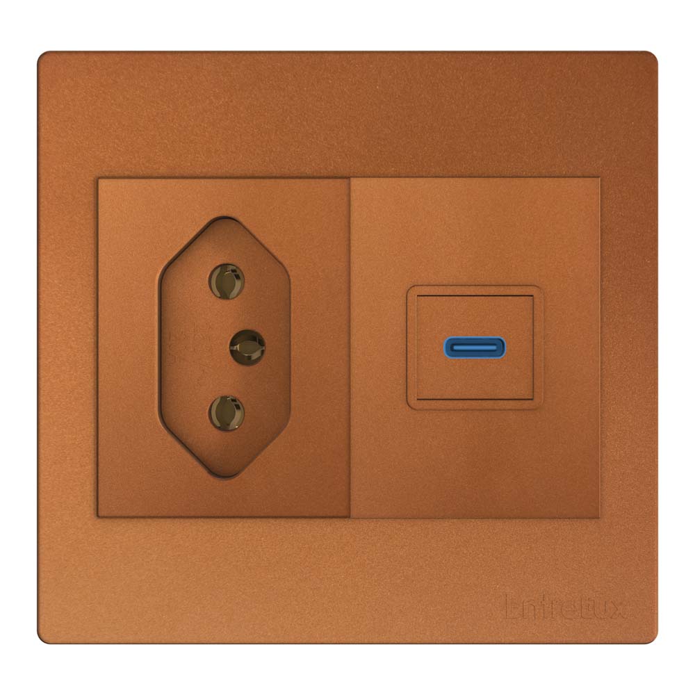 Fit clean tomada + entrada C bronze